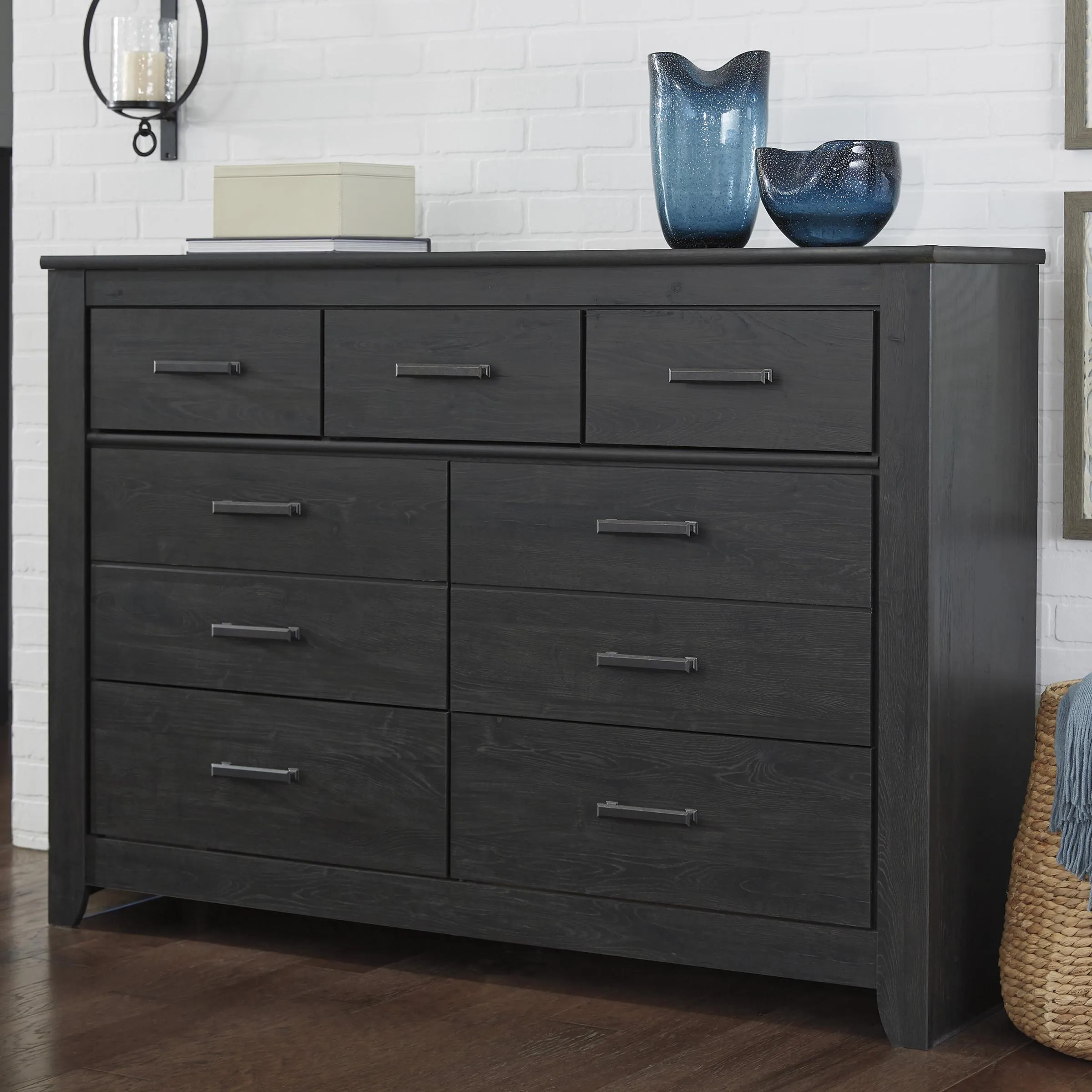 Signature Design by Ashley Brinxton 7-Drawer Dresser B249-31