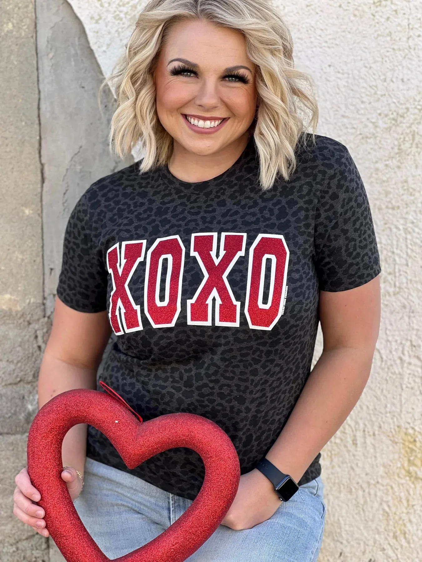 TEXAS TRUE THREADS XOXO With Red Glitter Tee (MULTIPLE COLORS)